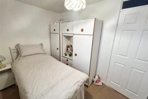 Bedroom No. 17