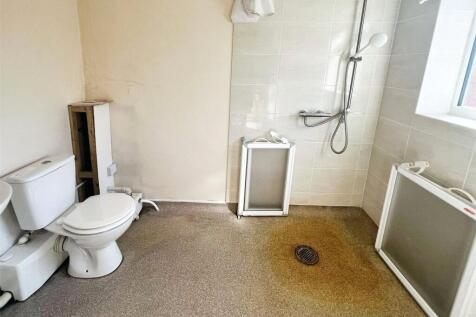 Wet Room No. 05