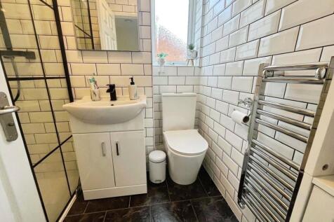 Shower Room No. 09