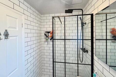 Shower Room No. 13