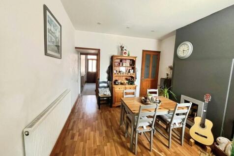 Dining Room . 03
