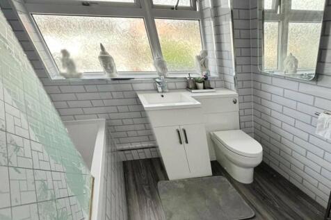 Bathroom No. 04