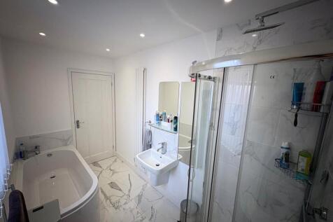 En-Suite No. 13