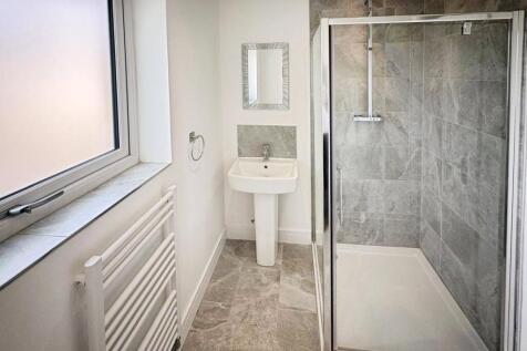 Shower Room  No. 18