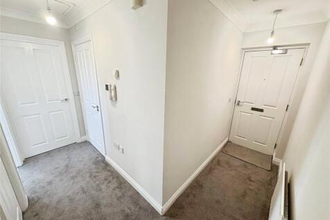 Hallway No.02