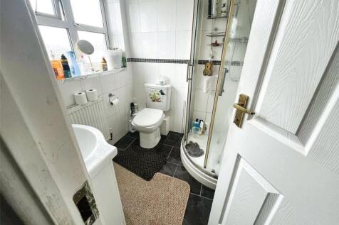 En-Suite No. 16