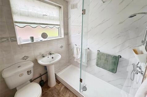Shower Room No. 04