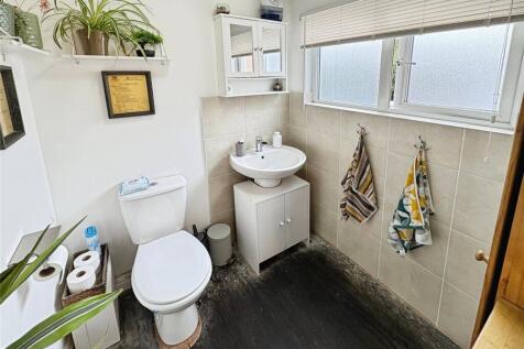Bathroom  No. 05