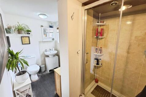 Shower Room  No. 19