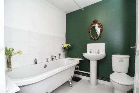Bungalow Bathroom