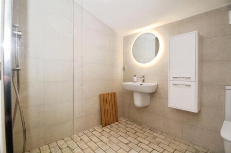 Groundfloor Shower