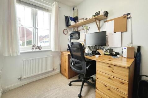 Bedroom 4/Study
