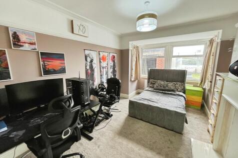 Sitting Room/Bed 4