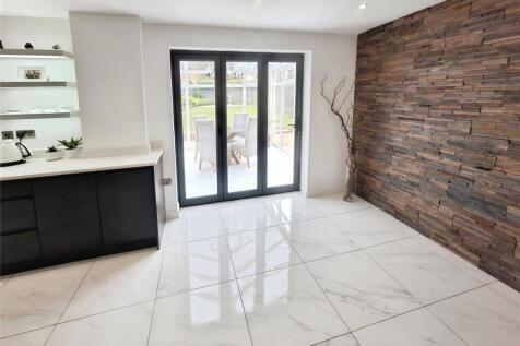 Dining Bi Folds