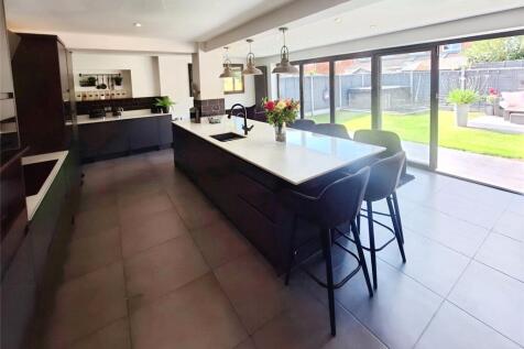 Kitchen Diner Four