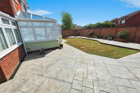 Rear Garden Photo 2