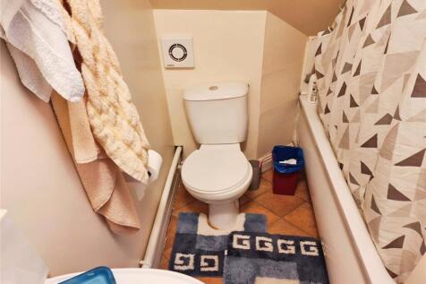 Flat Bathroom