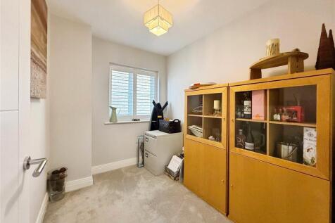 Study/5th Bedroom