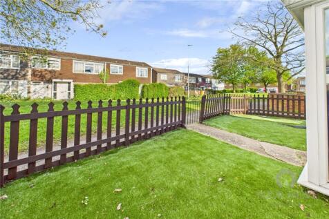Front Garden/Outlook