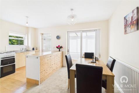 Kitchen/Dining Area