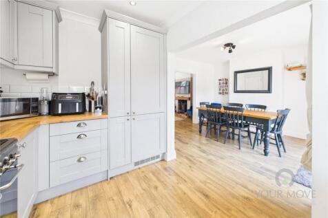 Kitchen/Dining Area