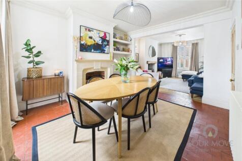 Sitting/Dining Area