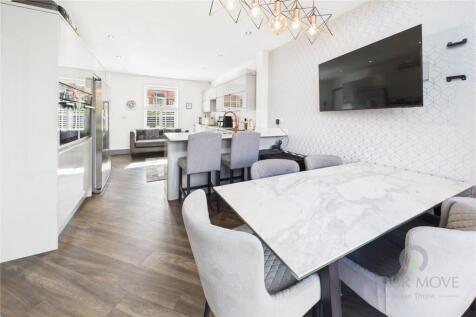 Kitchen/Family/Diner