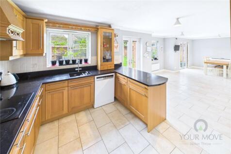 Kitchen/Family/Diner