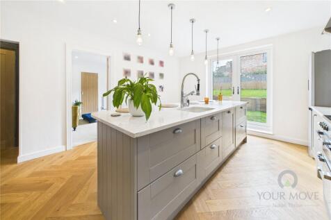 Kitchen/Dining Area