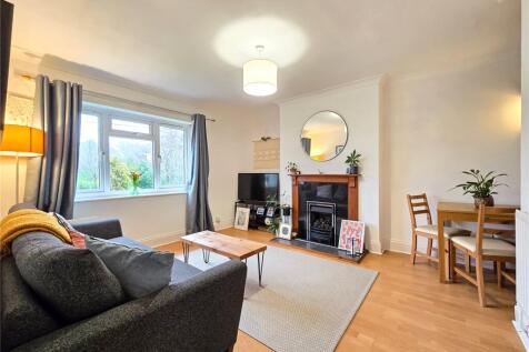 Living Room / Dining