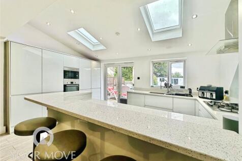 #yourmovedartford