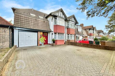 #yourmovedartford