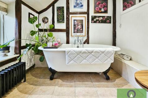 Ground Floor Bathroo