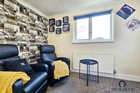 Bedroom 5/Office
