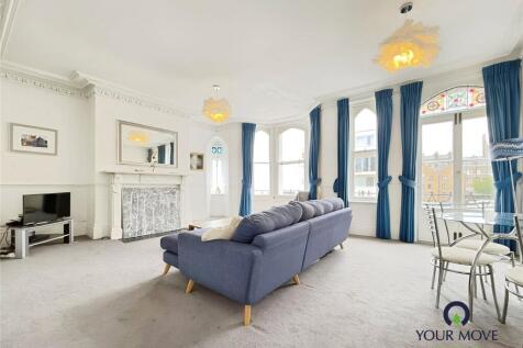 Lounge/Bedroom 1