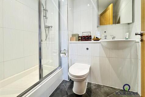 Ensuite Bedroom 2
