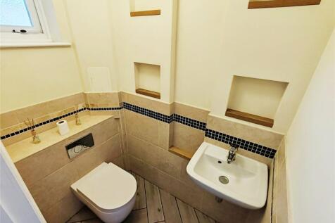 Cloakroom/Wc