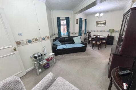 Living/Dining Area