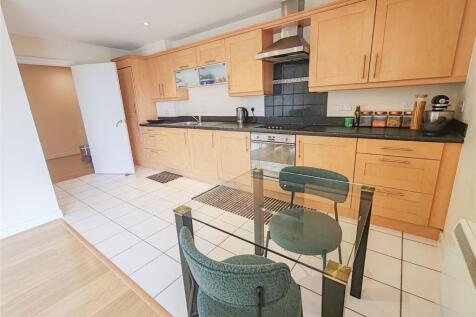 Kitchen/Dining Area
