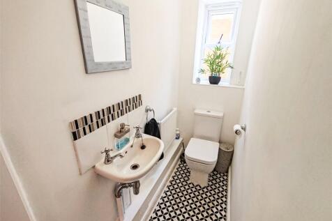 Cloakroom/Wc