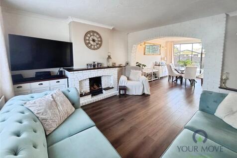 Living Room/Dining