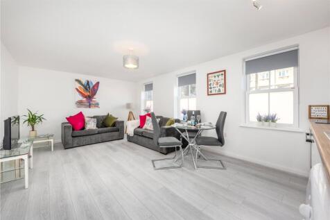 Living/Dining Area