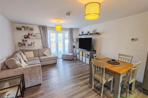 Living/Dining Area
