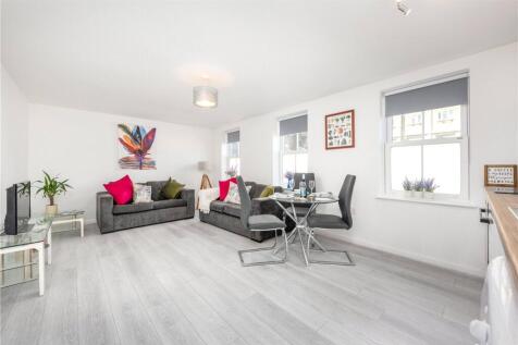 Living/Dining Area