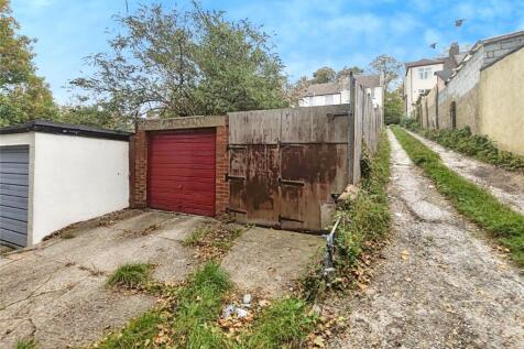 Garage &amp; Parking