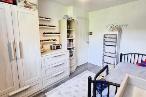 Bedroom 2 (2)