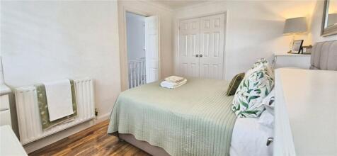 Bedroom 1 (2)