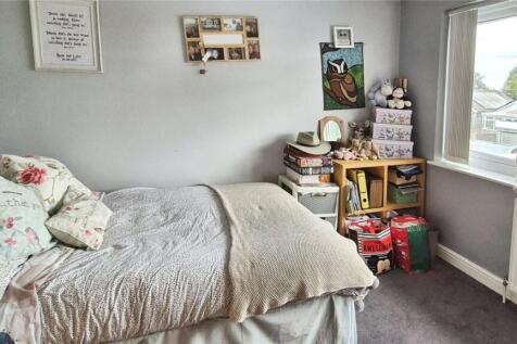 Bedroom 2 (2)