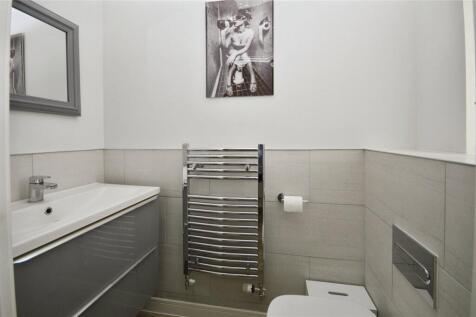 Cloakroom / W.C.