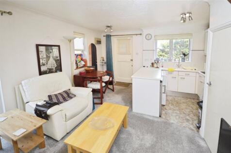 Living/Kitchen Area